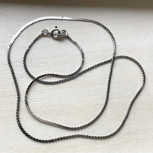 NIB STG SILVER solid flat serpentine chain Vintage 15” - Picture 1 of 10